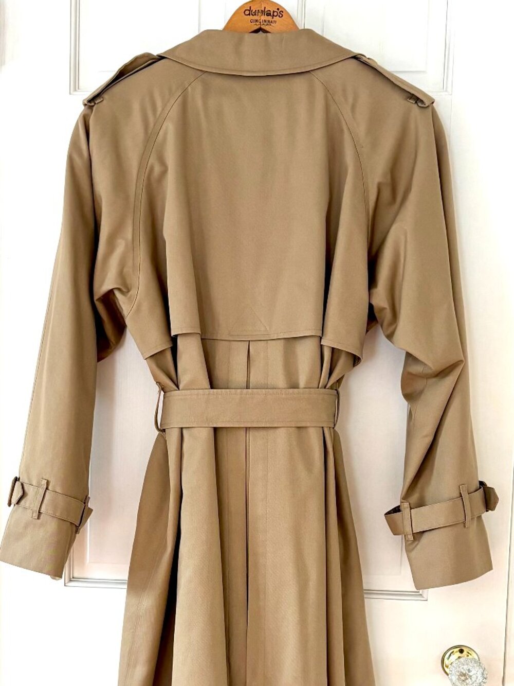 Vintage Burberry's Trenchcoat w/ zip-in wool lining & removable wool collar - Picture 2 of 9